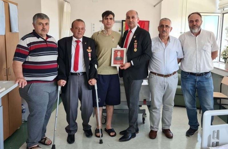 Gazi Çetin’e moral ziyareti