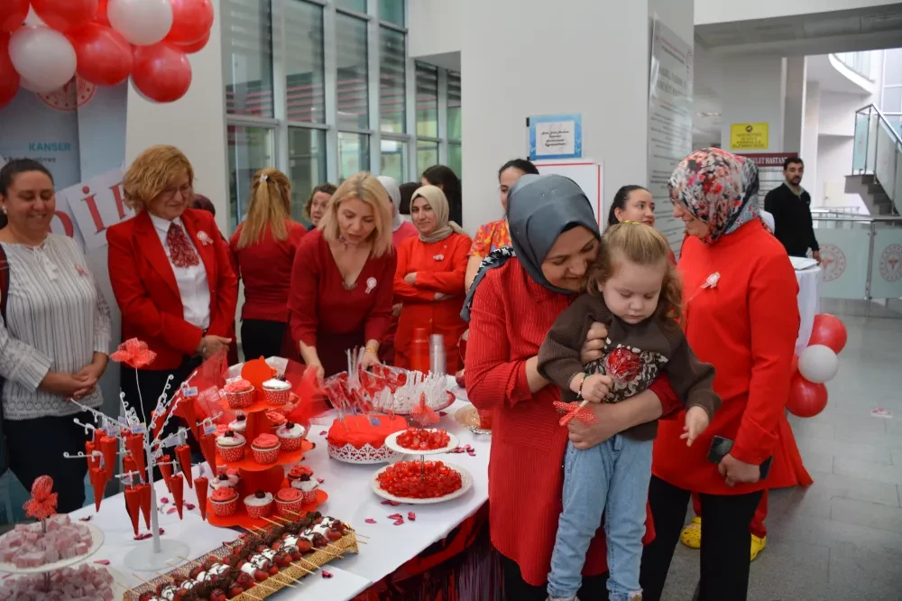 Afyonkarahisar Devlet Hastanesi’nde “Dünya Emzirme Haftası”na özel farkındalık etkinlikleri