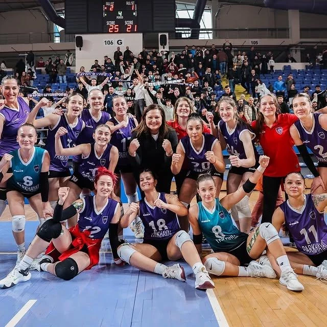 Afyon Belediye Yüntaş Voleybol Takımı Kocaeli İzmit Spor