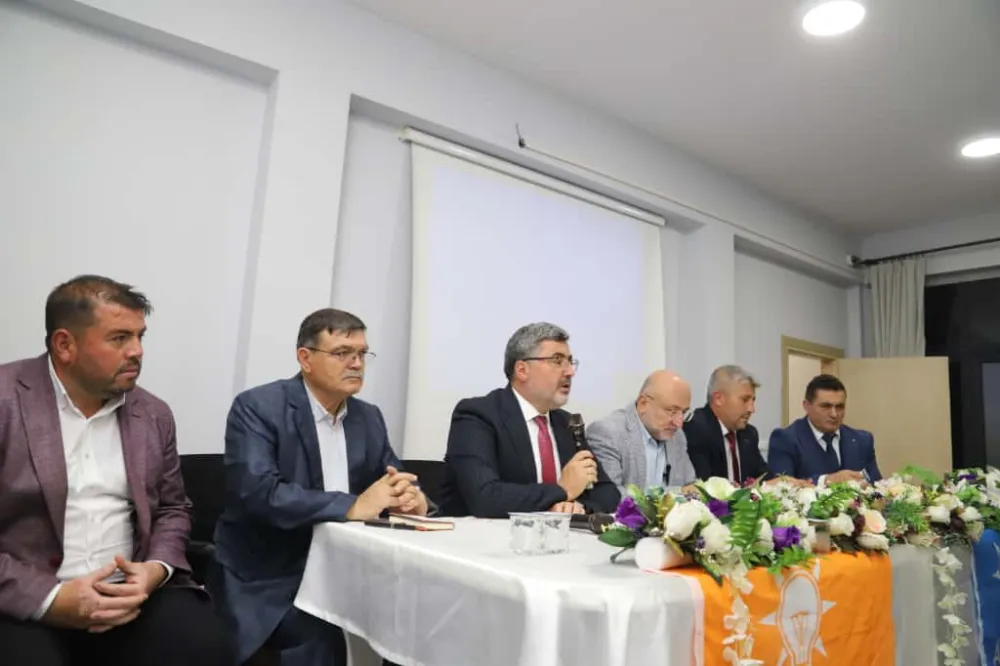 AK PARTİ’DE İSTİŞARE MARATONU, ÜÇ İLÇEDE DANIŞMA MECLİSİNİ GERÇEKLEŞTİRDİ