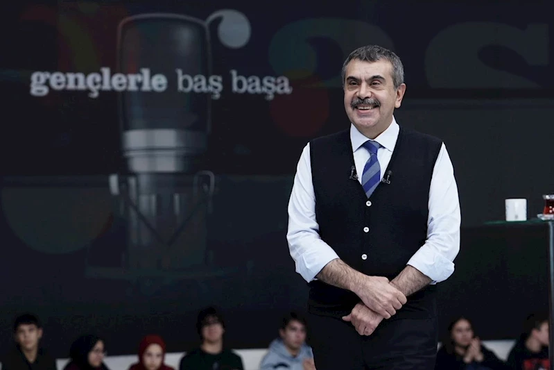 Millî Eğitim Bakanı Yusuf Tekin Gençlerin Sorularını Yanıtladı