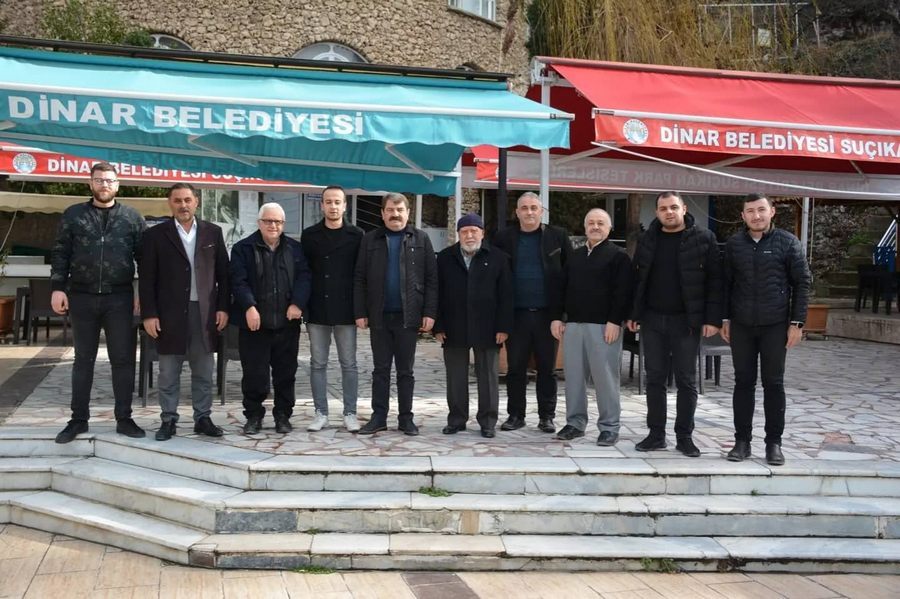 Dinar Belediye ekipleri tuzlama çalışmalarına başladı