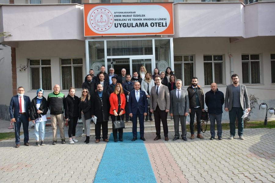 Muhtar Demirci gazeteciler gününü kutladı