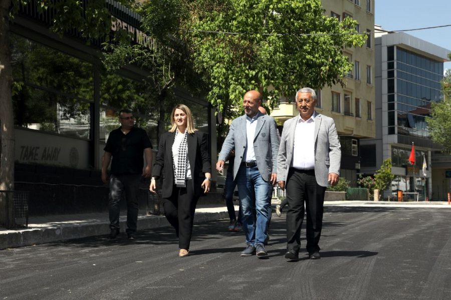 Zeybek Başkan asfalt çalışmalarını inceledi